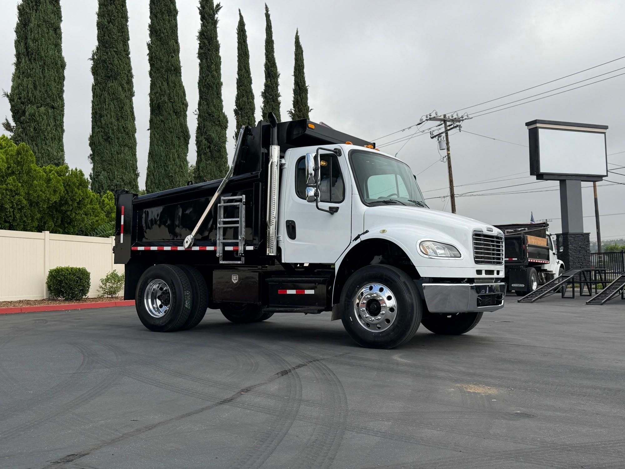 2015 Freightliner M2 Dump Truck - image 1