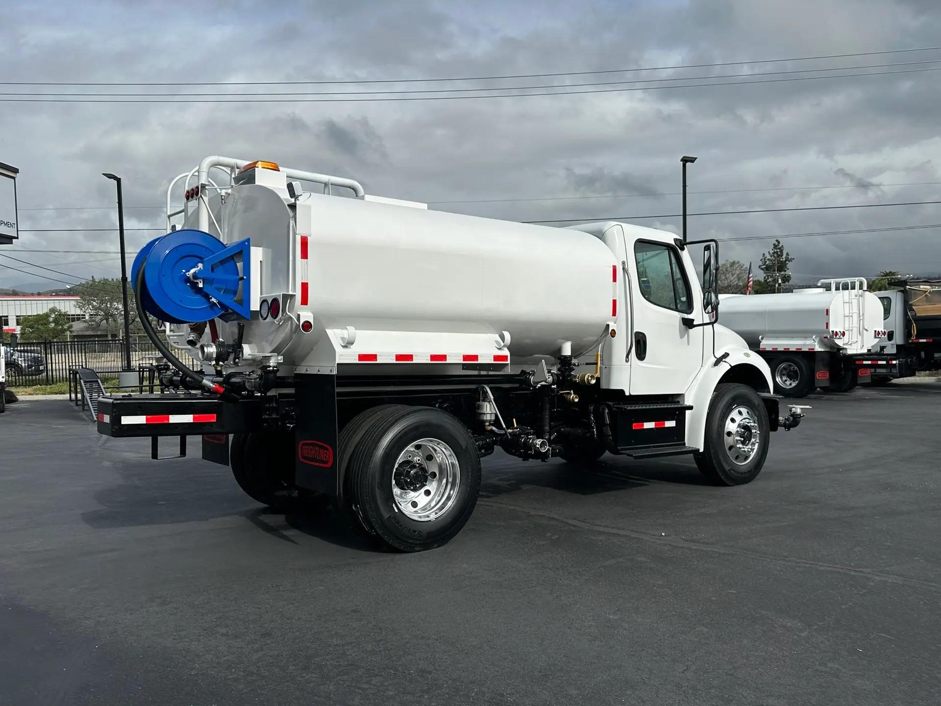 2016 Freightliner M2 Tanker - image 4