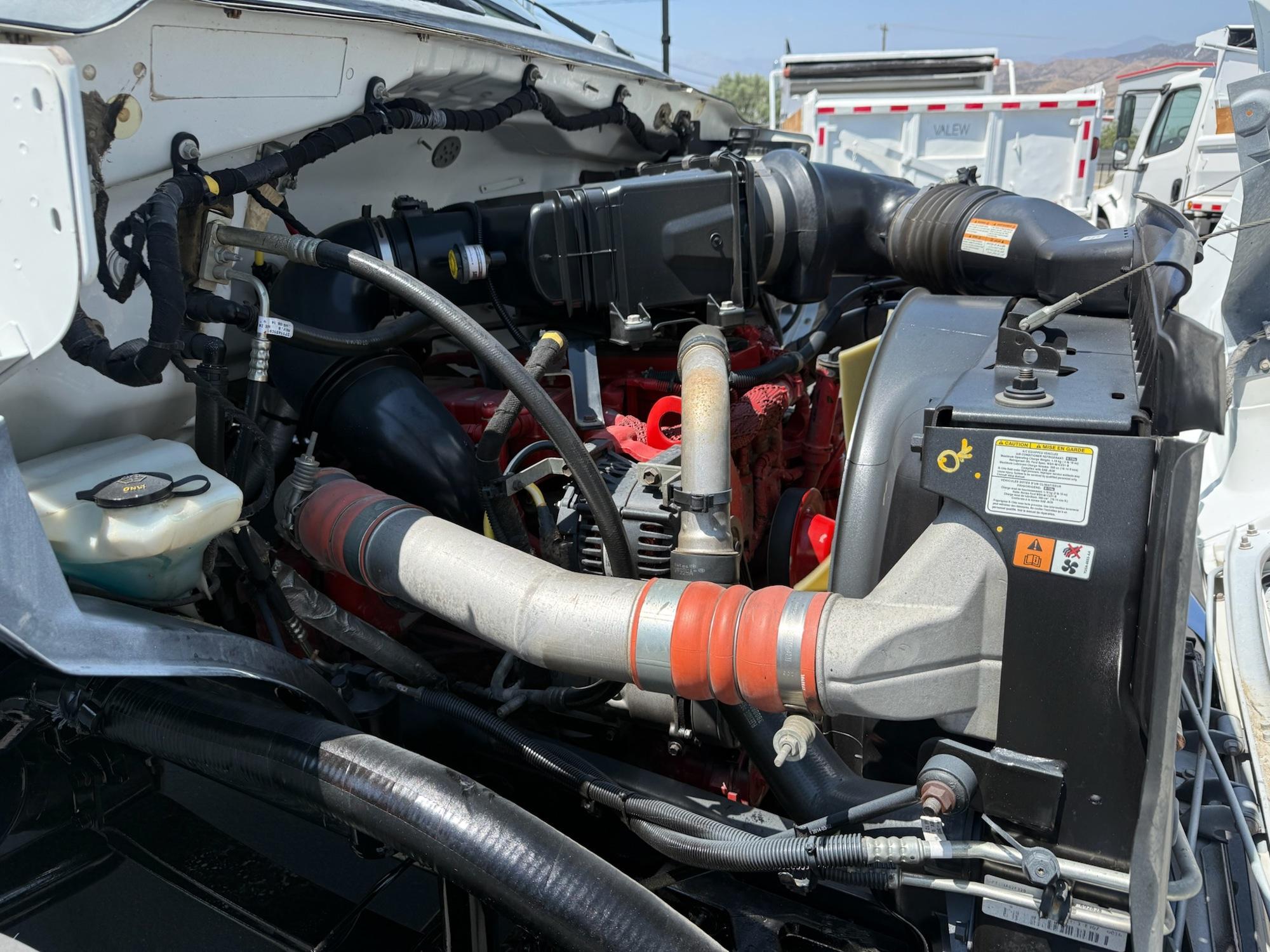2015 Ford F750 Tanker - image 9