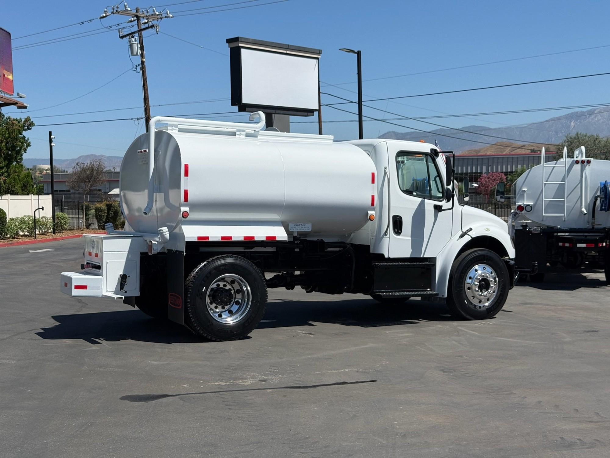 2019 Freightliner M2 106 Tanker - image 3