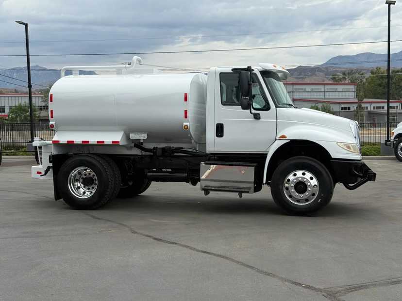 2015 International 4300 Tanker — photo 3
