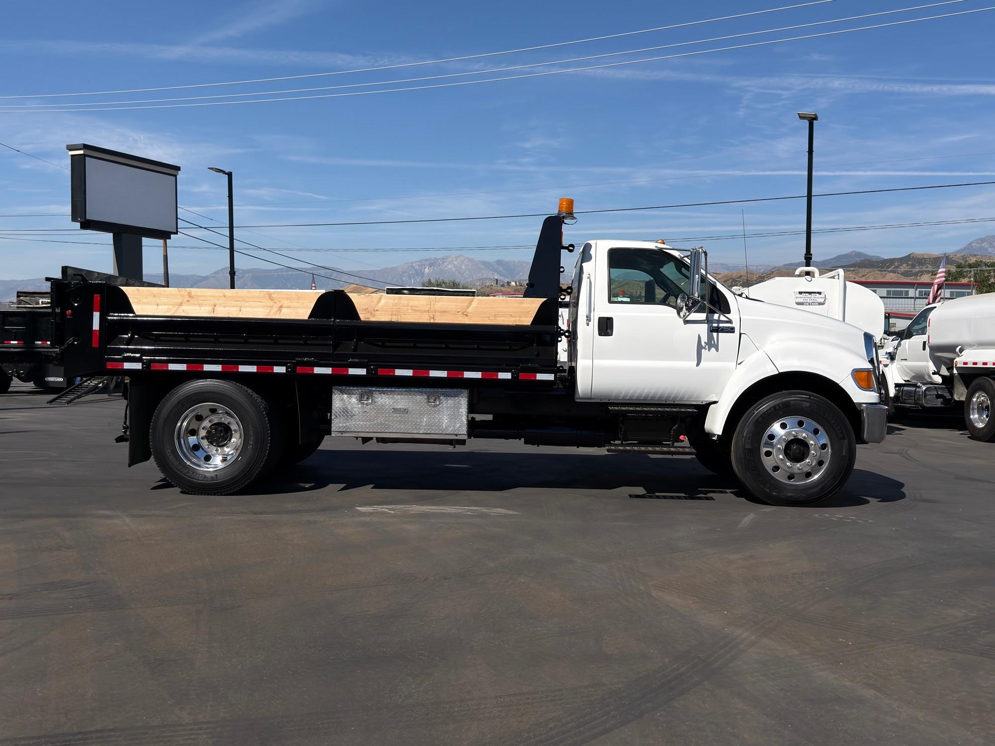 2012 Ford F750 Dump Truck - image 7