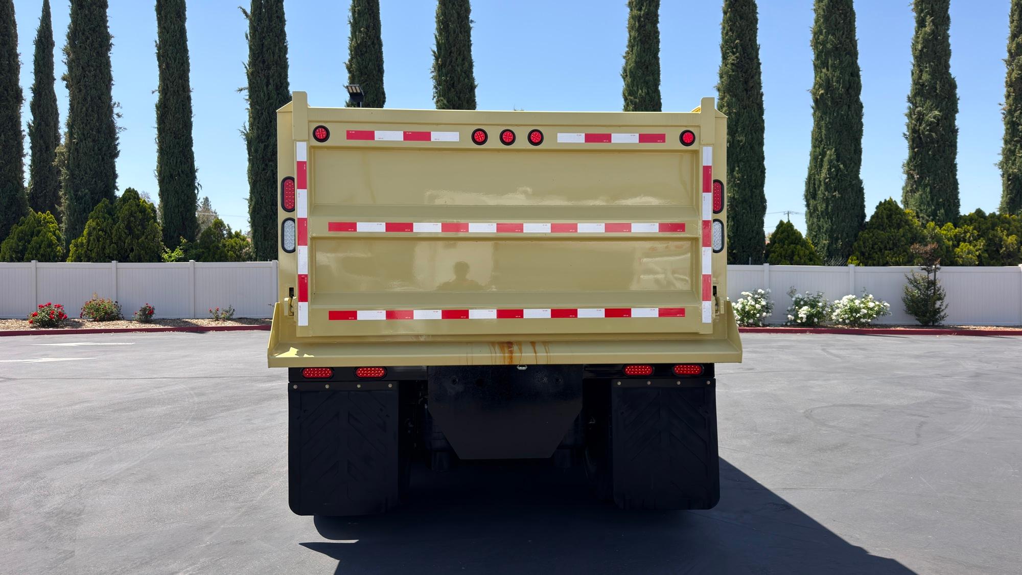 2020 Peterbilt 579 Dump Truck - image 10