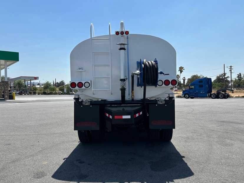2017 Freightliner M2 Tanker — photo 7