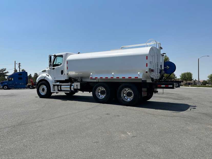 2017 Freightliner M2 Tanker — photo 8