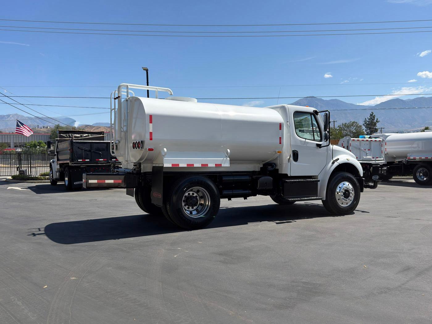 2016 Freightliner M2 Tanker - image 4