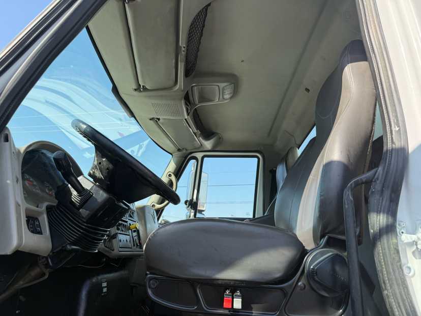 2010 International 7400 Tanker — photo 7
