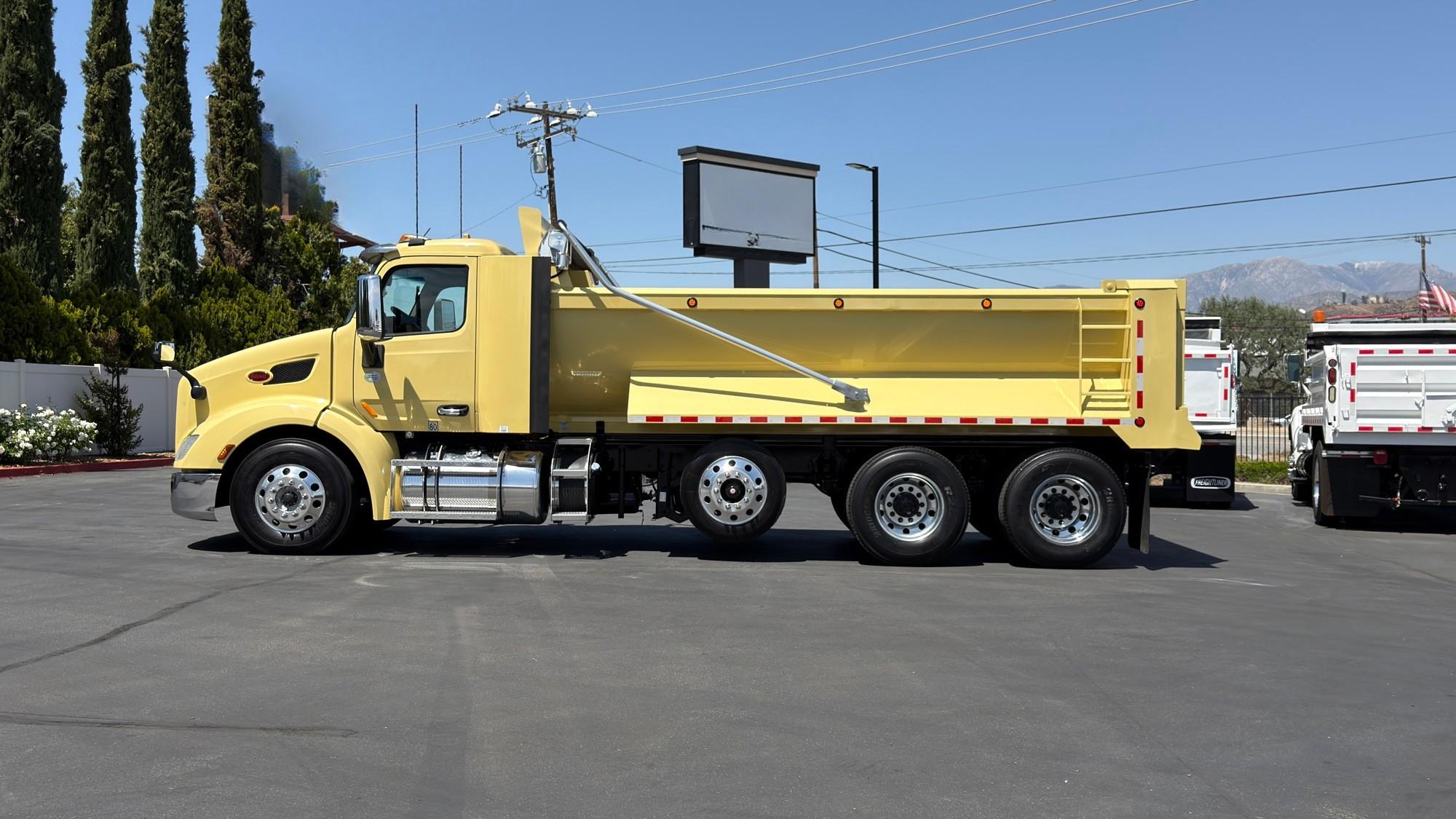 2020 Peterbilt 579 Dump Truck - image 3