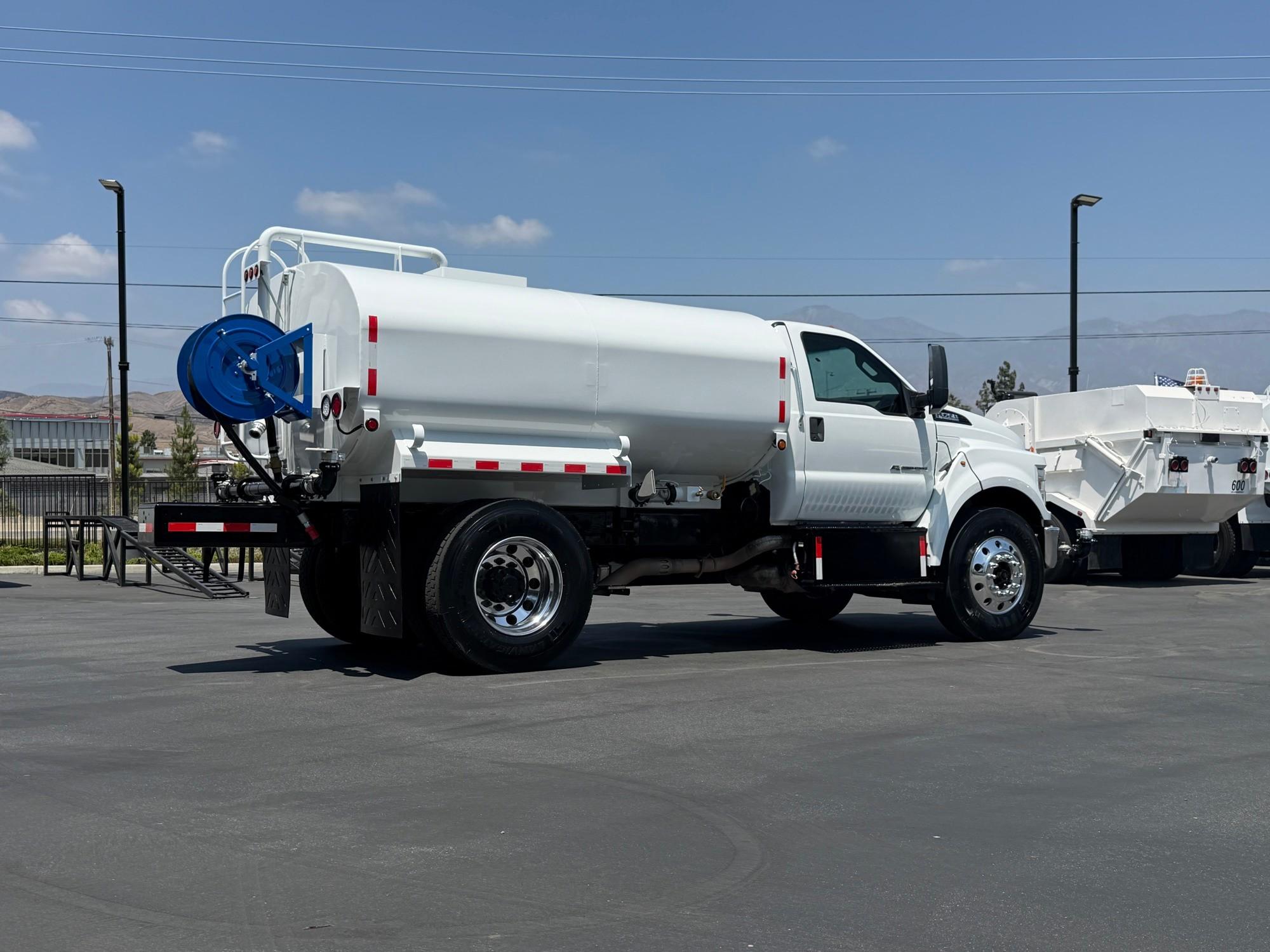 2019 Ford F750 Tanker - image 3