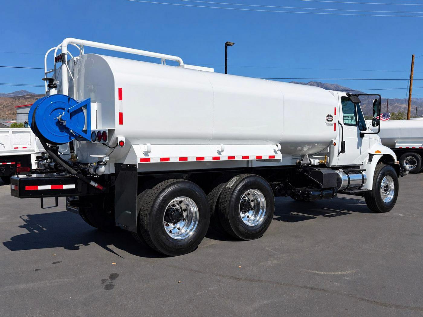 2018 International 4300 Tanker - image 6