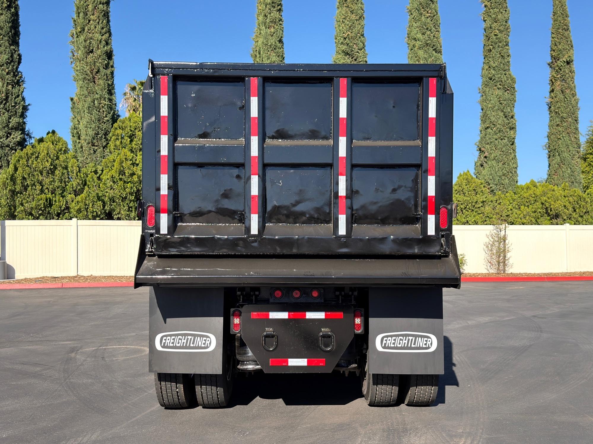 2016 Freightliner M2 Dump Truck - image 7