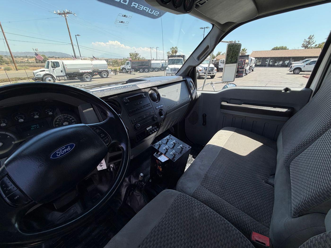 2015 Ford F650 Tanker - image 8