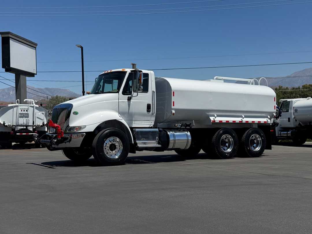2016 International 8600 Tanker