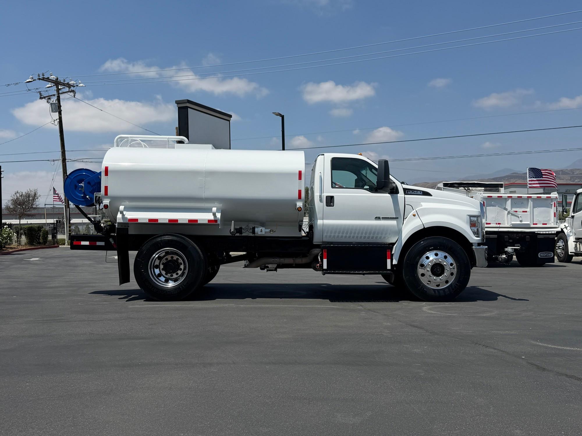 2019 Ford F750 Tanker - image 2
