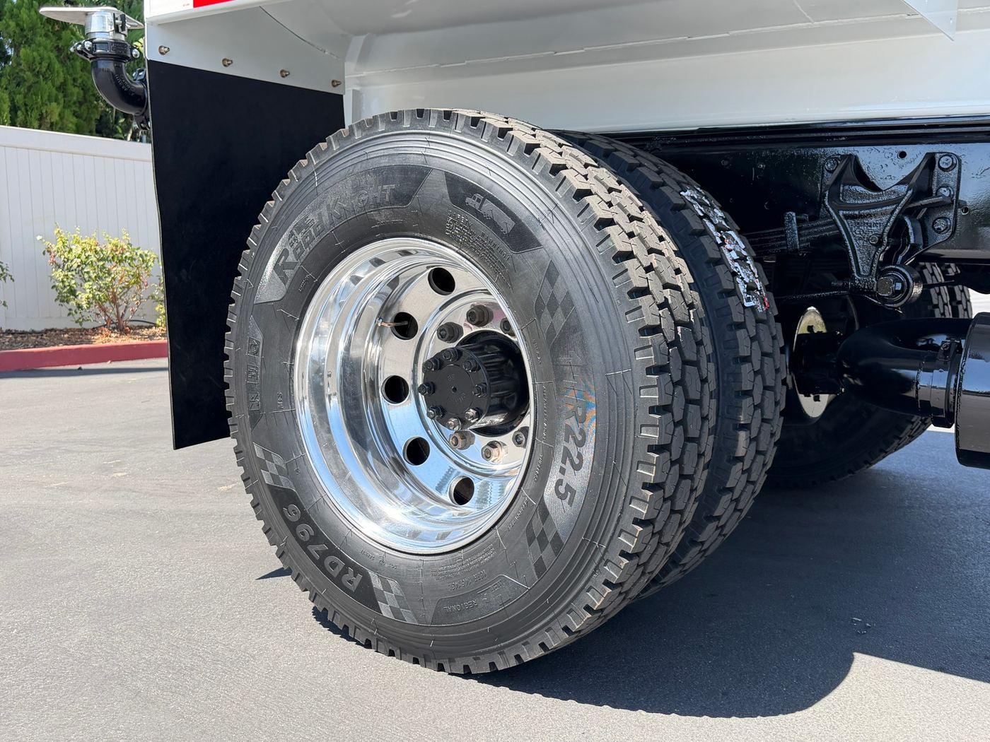 2015 Ford F650 Tanker - image 14