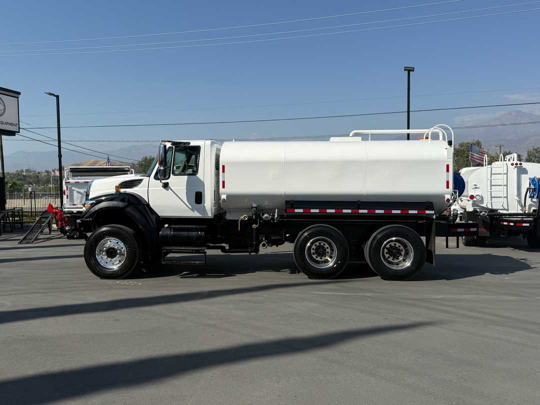 2010 International 7400 Tanker