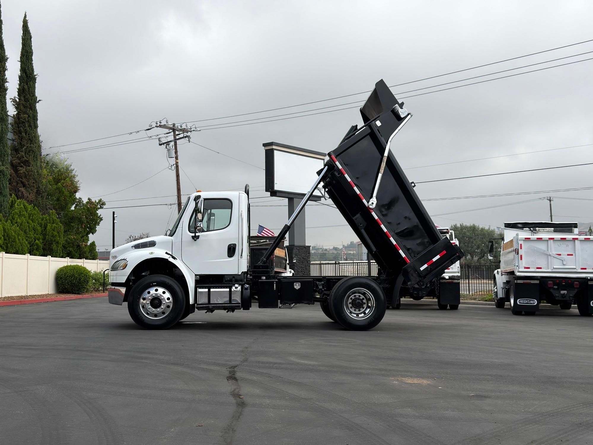 2015 Freightliner M2 Dump Truck - image 2
