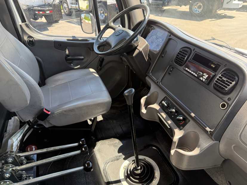 2019 Freightliner M2 106 Tanker — photo 4