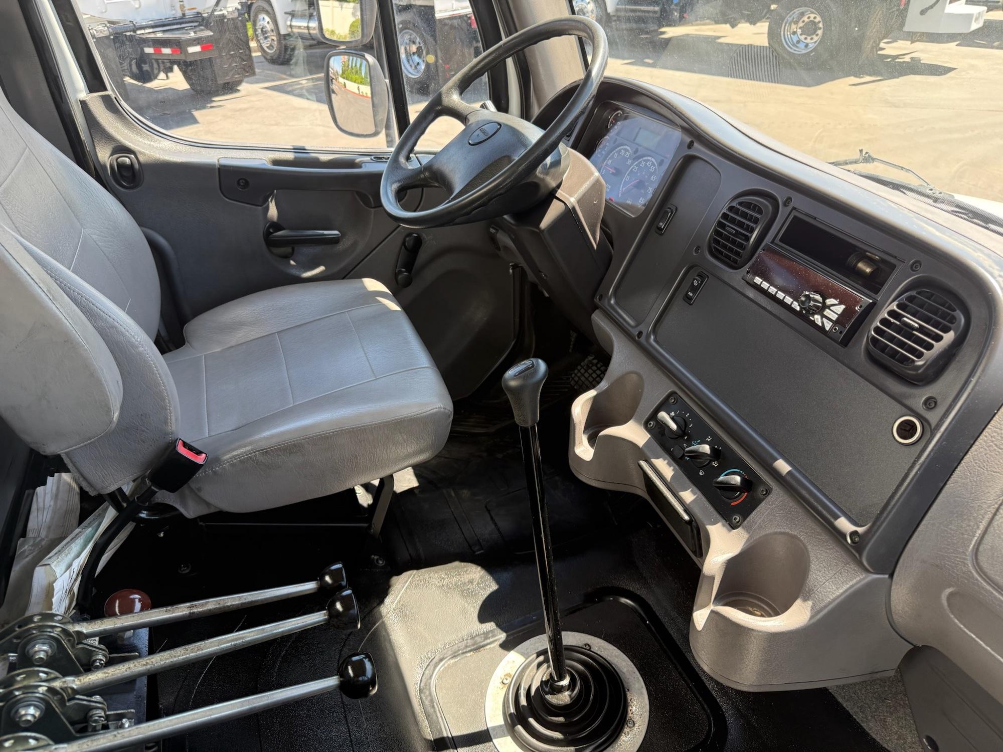 2019 Freightliner M2 106 Tanker - image 4