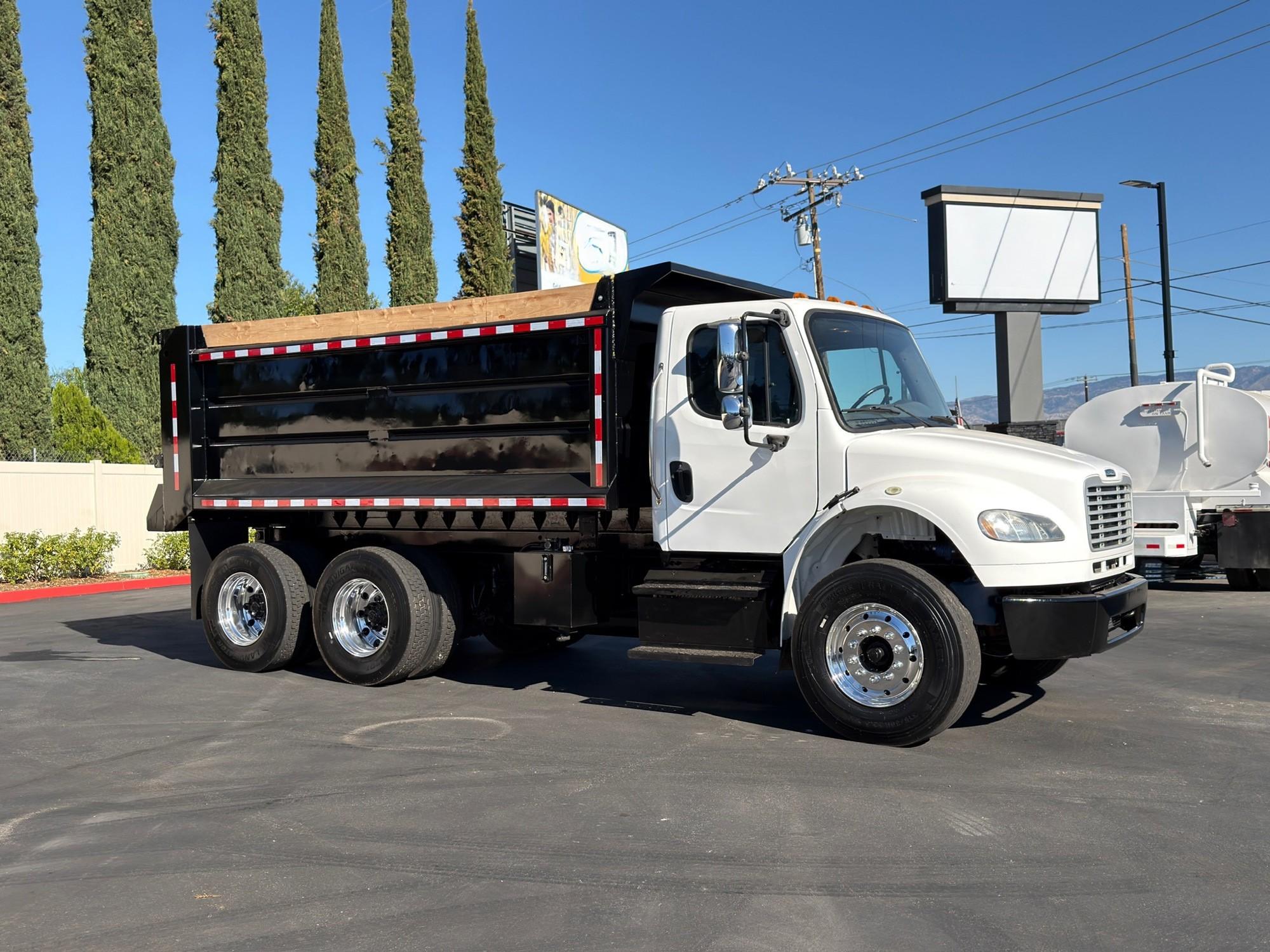 2016 Freightliner M2 Dump Truck - image 6