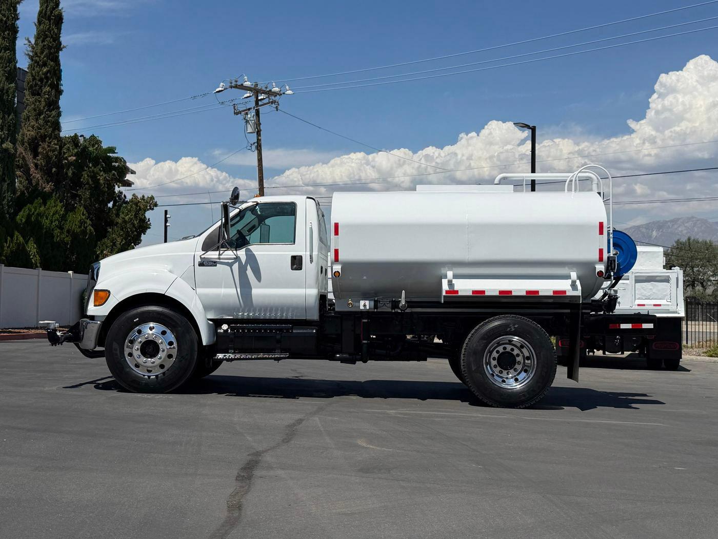 2015 Ford F650 Tanker - image 4