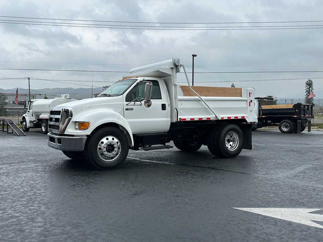2005 Ford F650 Dump Truck