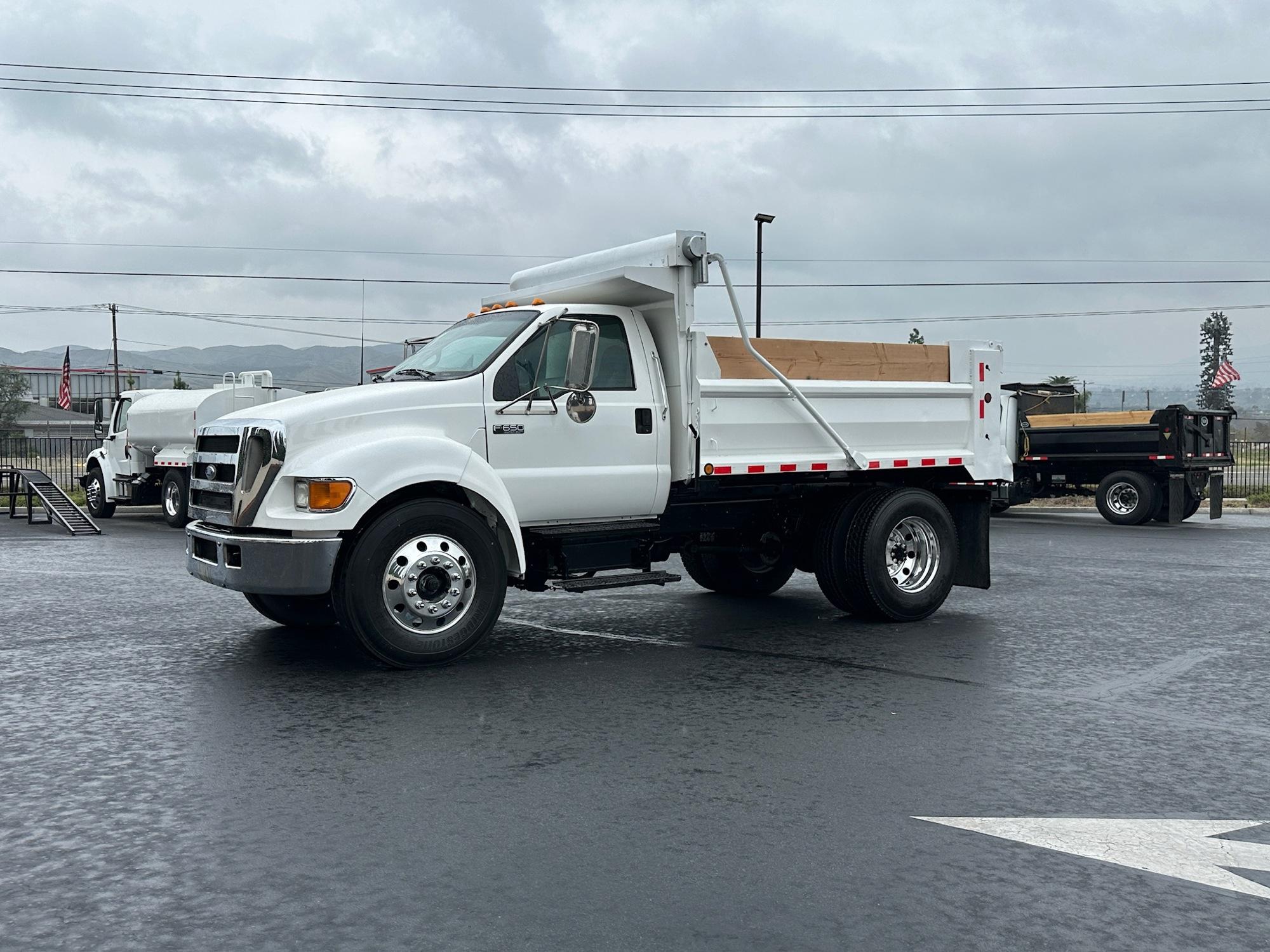 2005 Ford F650 Dump Truck - image 1