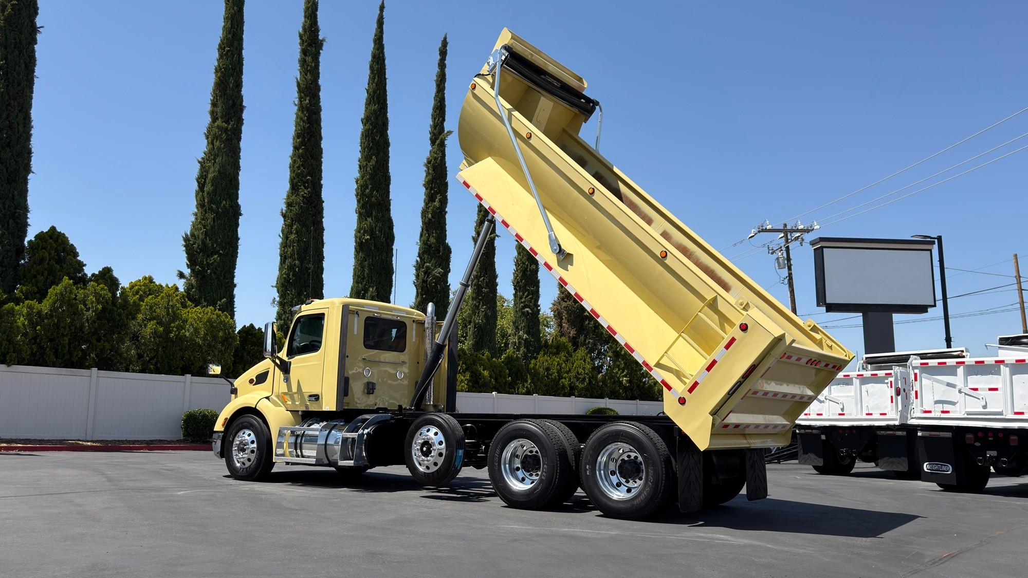 2020 Peterbilt 579 Dump Truck - image 6