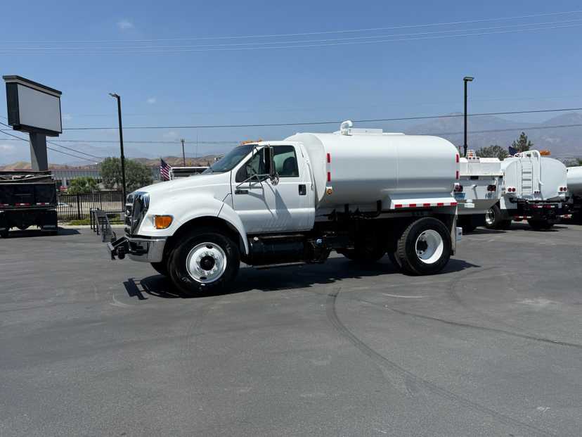 2015 Ford F750 Tanker — photo 5