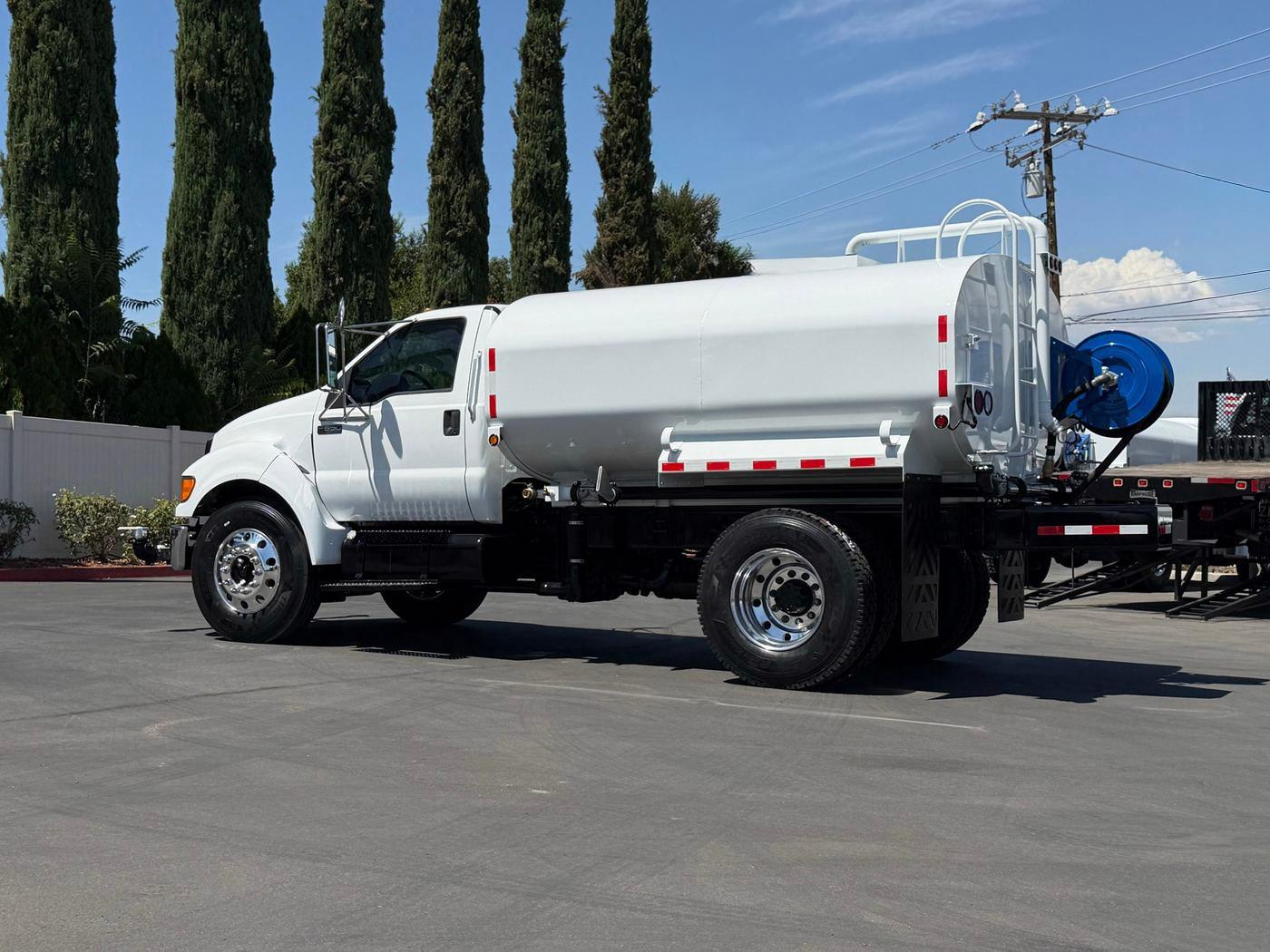 2015 Ford F650 Tanker - image 5