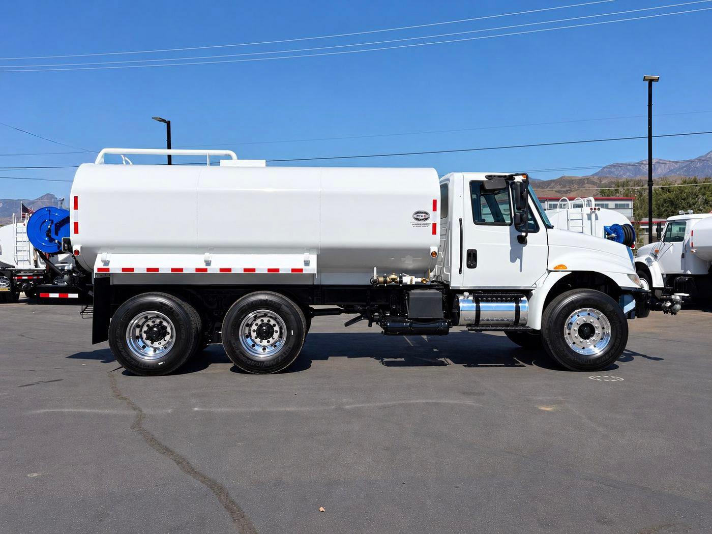 2018 International 4300 Tanker - image 4