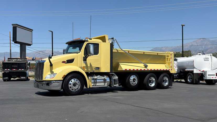2020 Peterbilt 579 Dump Truck
