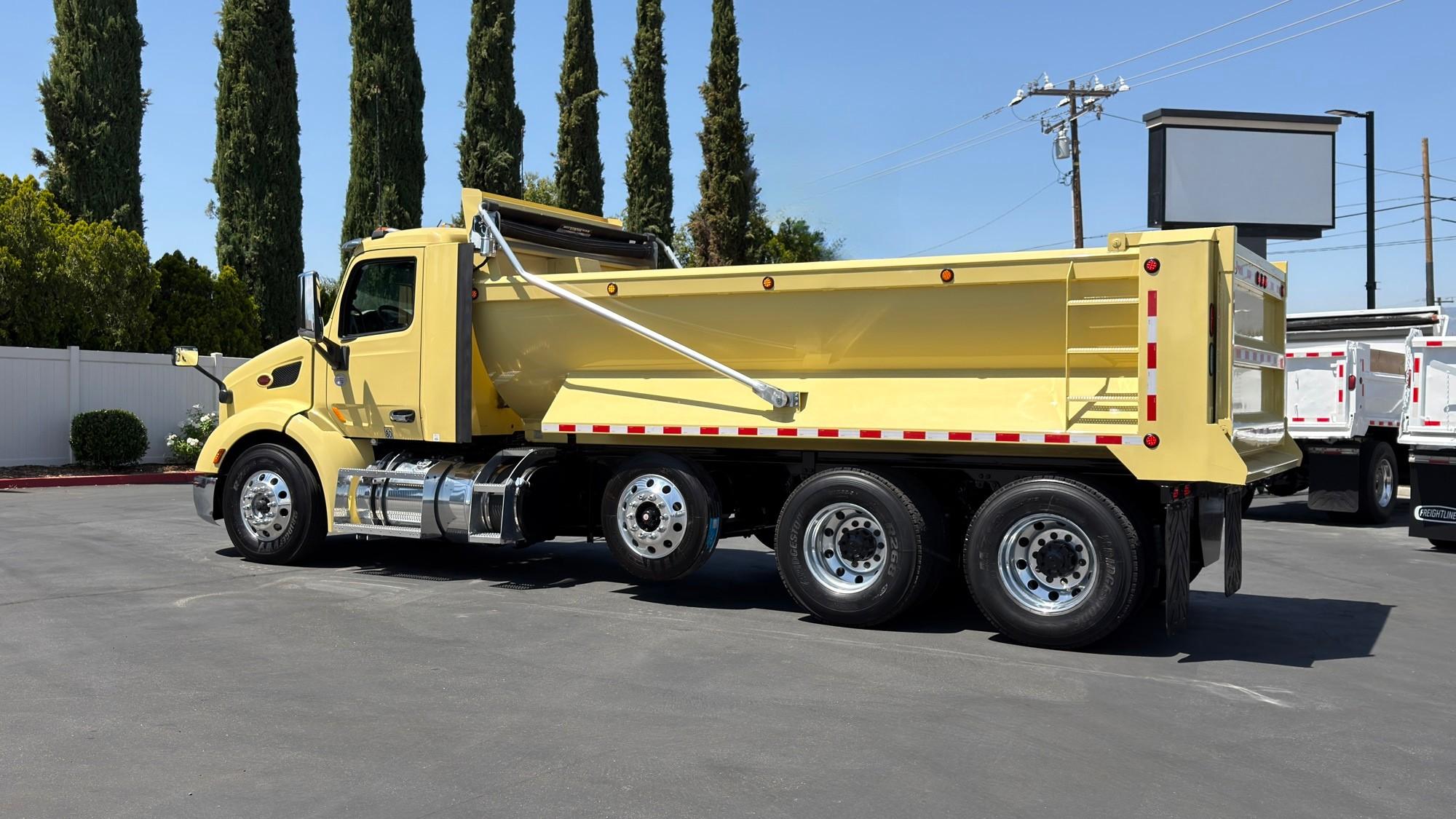 2020 Peterbilt 579 Dump Truck - image 4