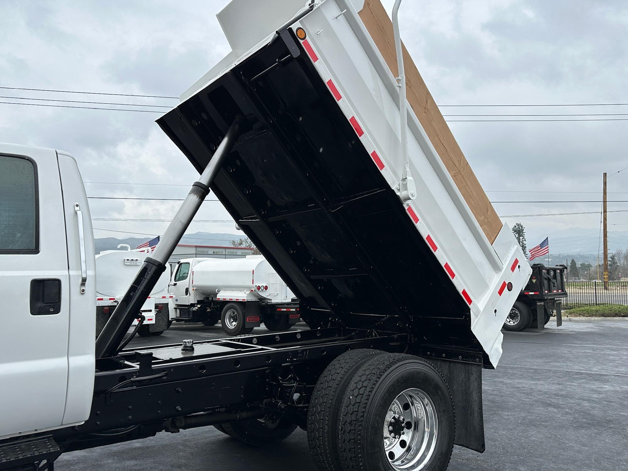 2005 Ford F650 Dump Truck - image 6
