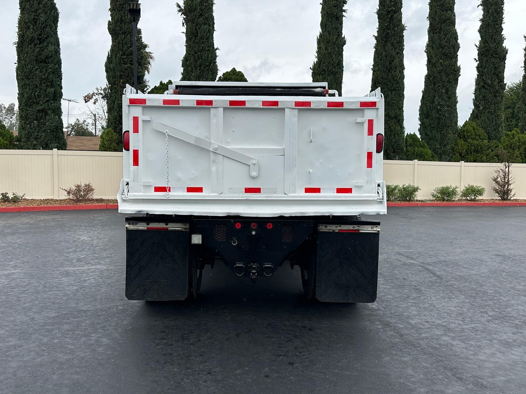 2005 Ford F650 Dump Truck - image 7