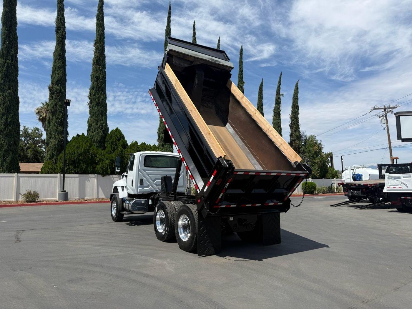 2018 International 7400 Dump Truck - image 19