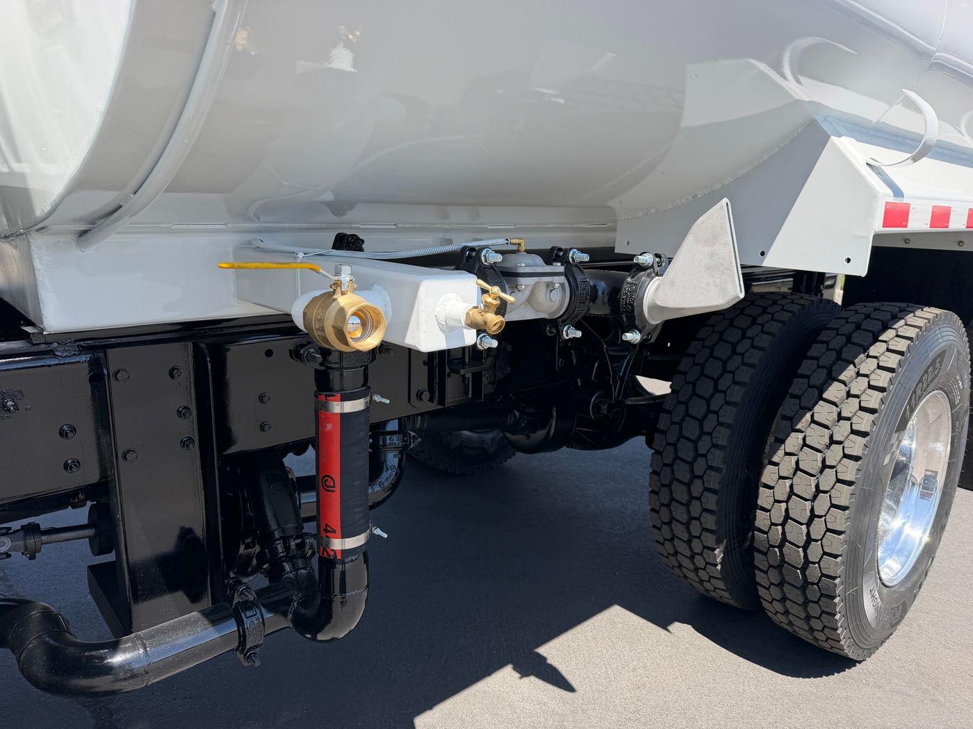 2015 Ford F650 Tanker - image 19