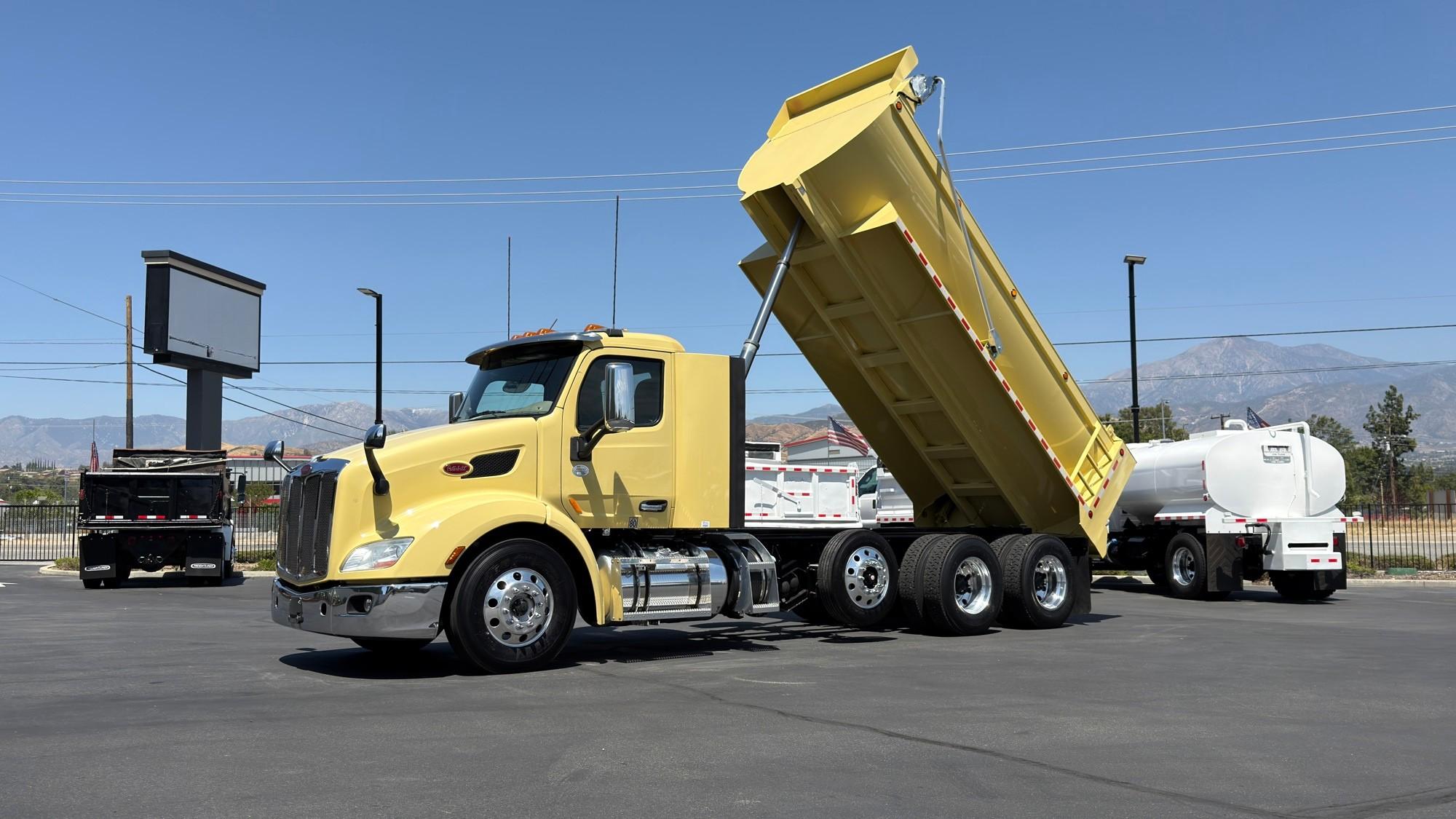 2020 Peterbilt 579 Dump Truck - image 2