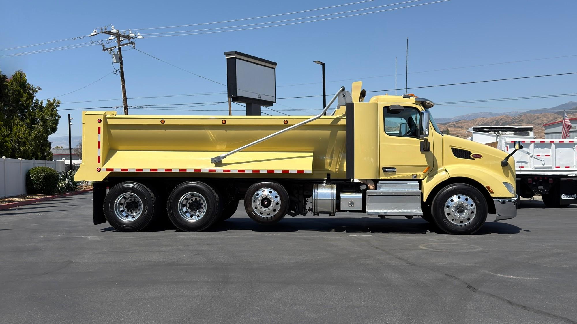 2020 Peterbilt 579 Dump Truck - image 9