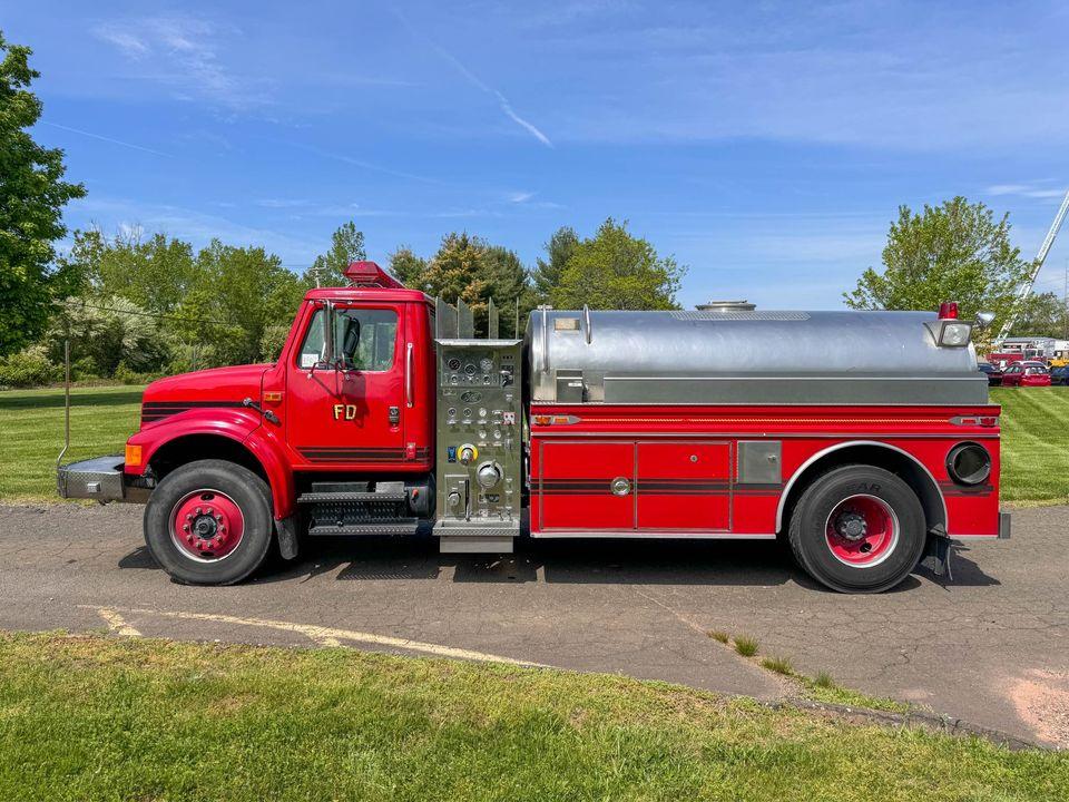 1994 S&S 1800 Gallon Tanker  - image 2