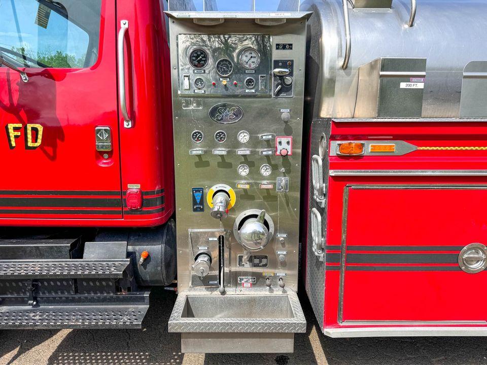 1994 S&S 1800 Gallon Tanker  - image 9