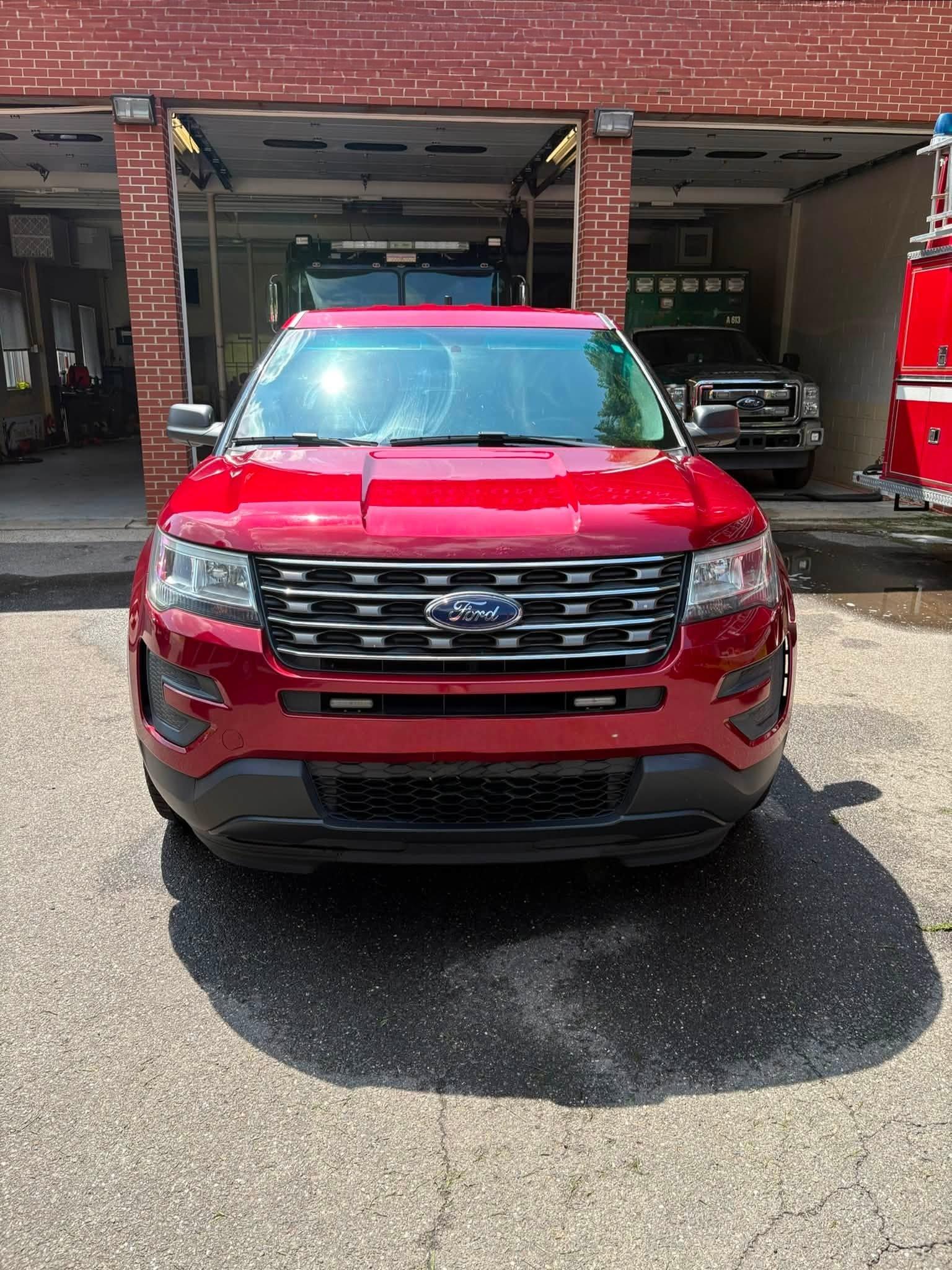 2016 Ford Explorer 4x4 Command Truck - image 1