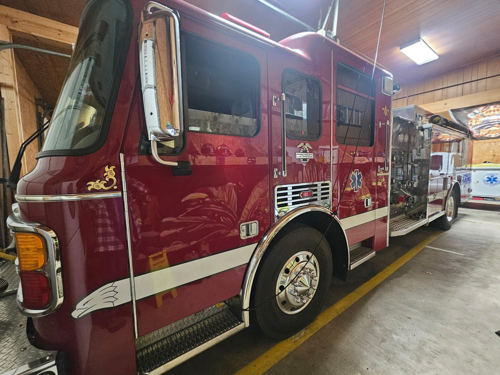 1998 Saulsbury American LaFrance Pumper - image 1