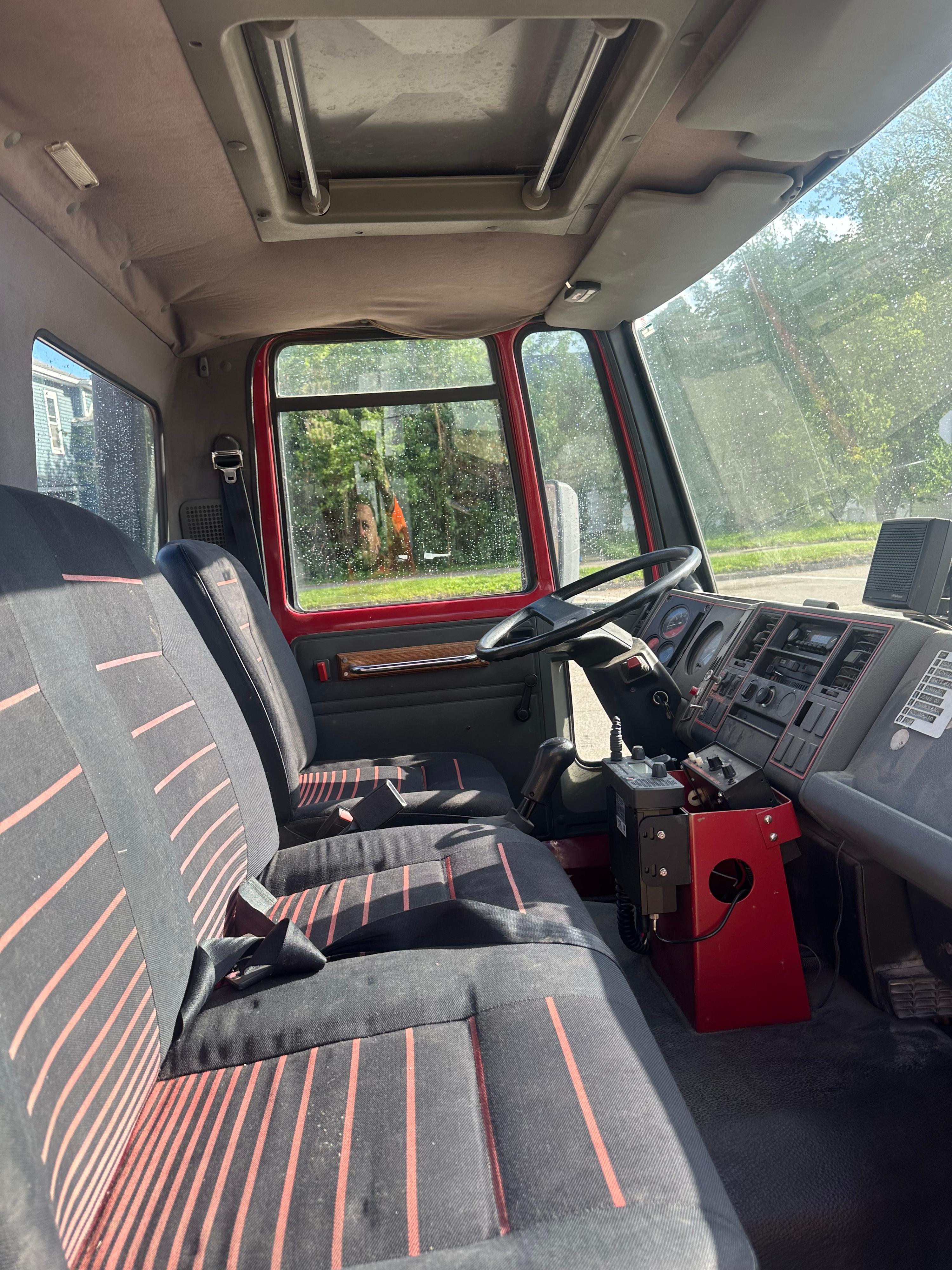 1986 Ford Brasil Pumper 350/1500 - image 11