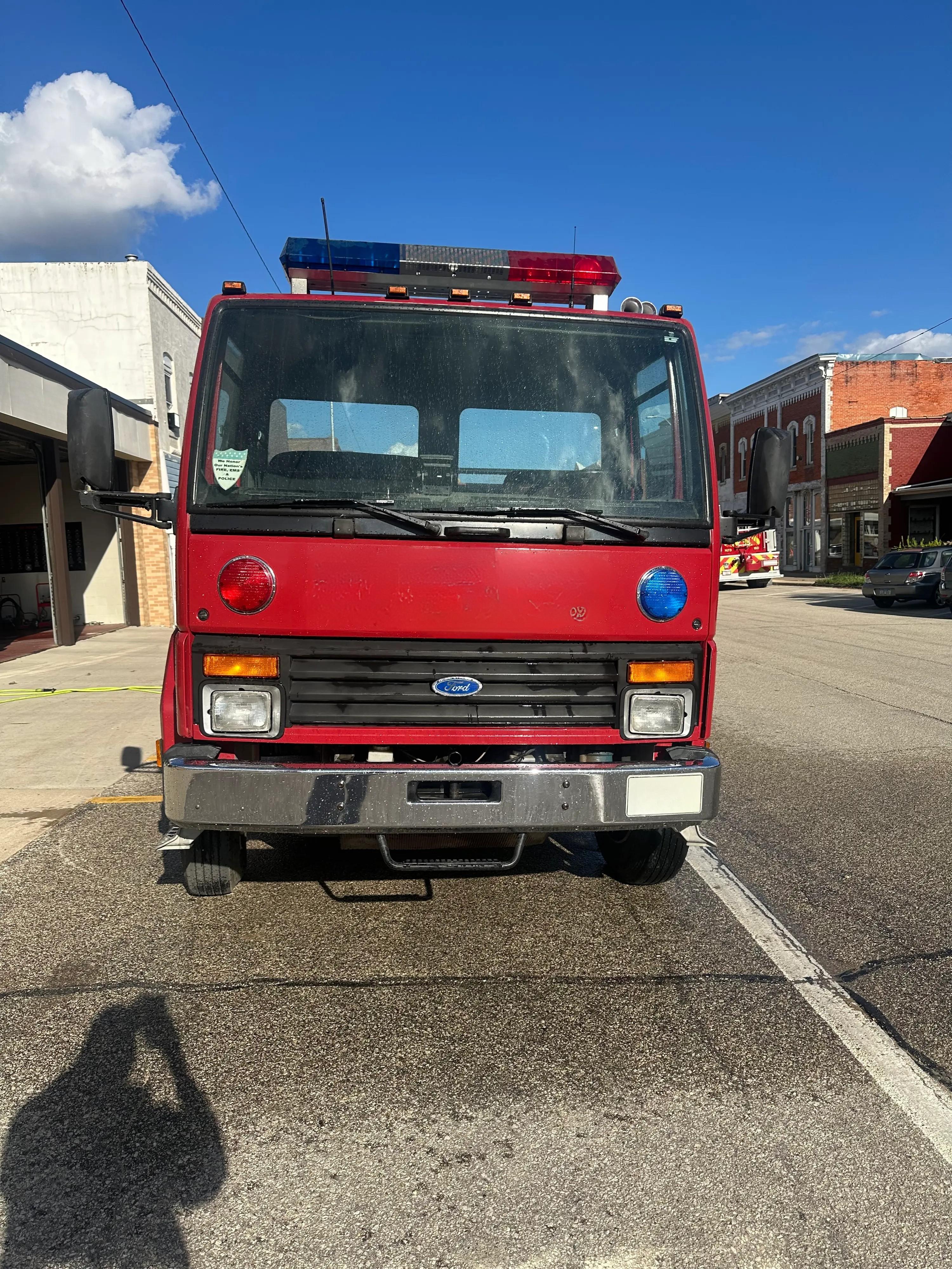 1986 Ford Brasil Pumper 350/1500 - image 2