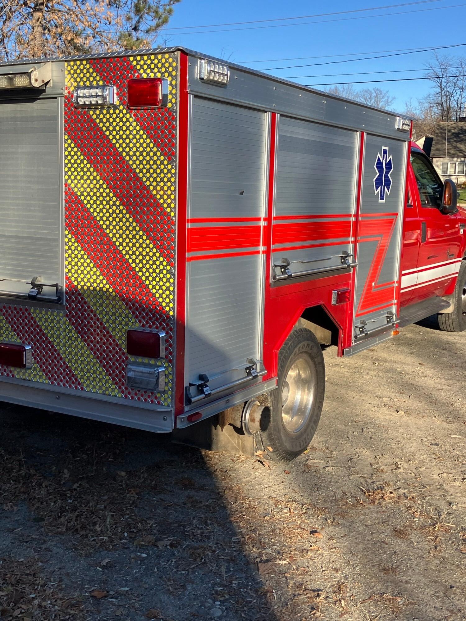 2005 Ford F-450 Light Rescue - image 4