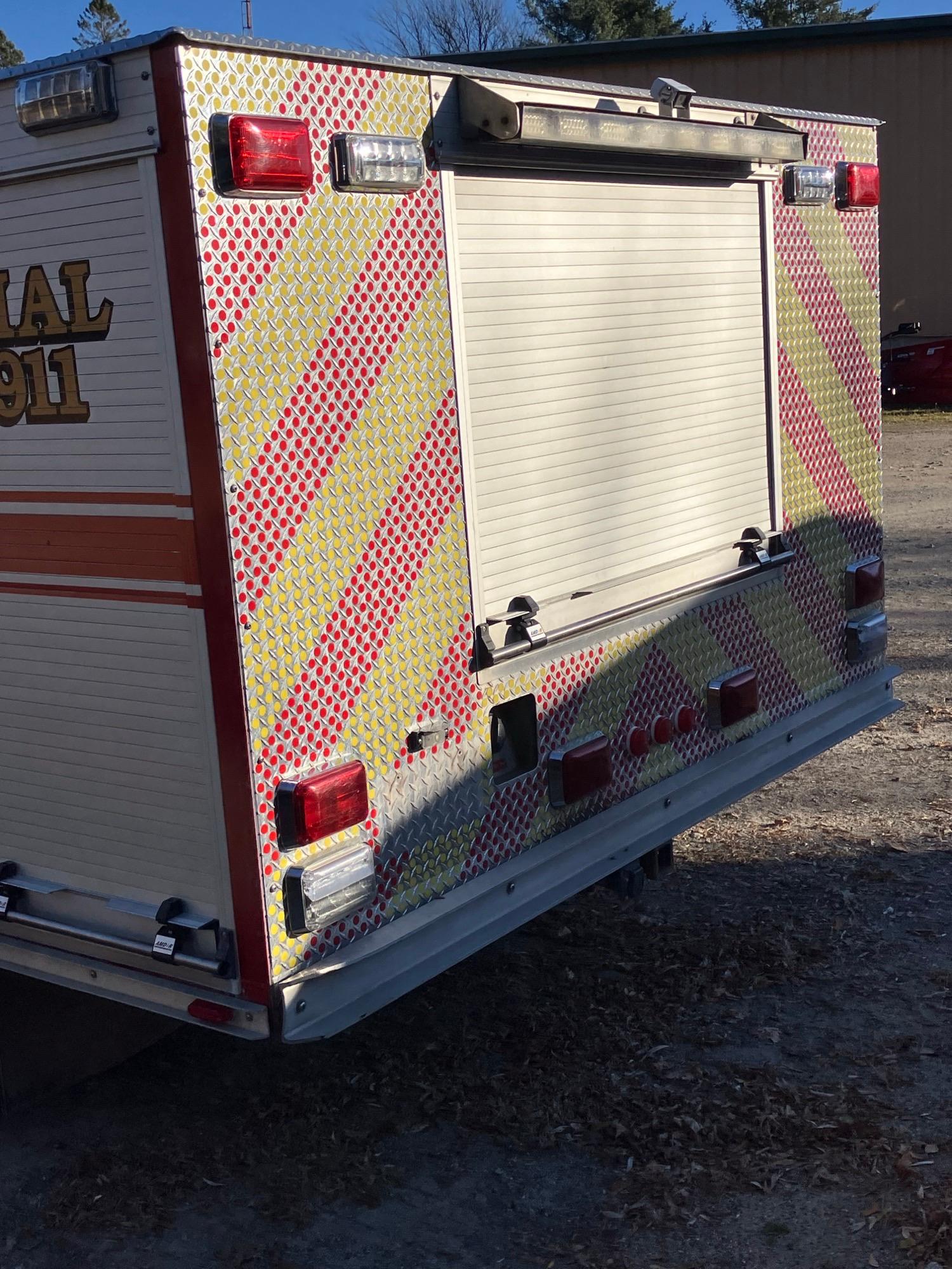 2005 Ford F-450 Light Rescue - image 9