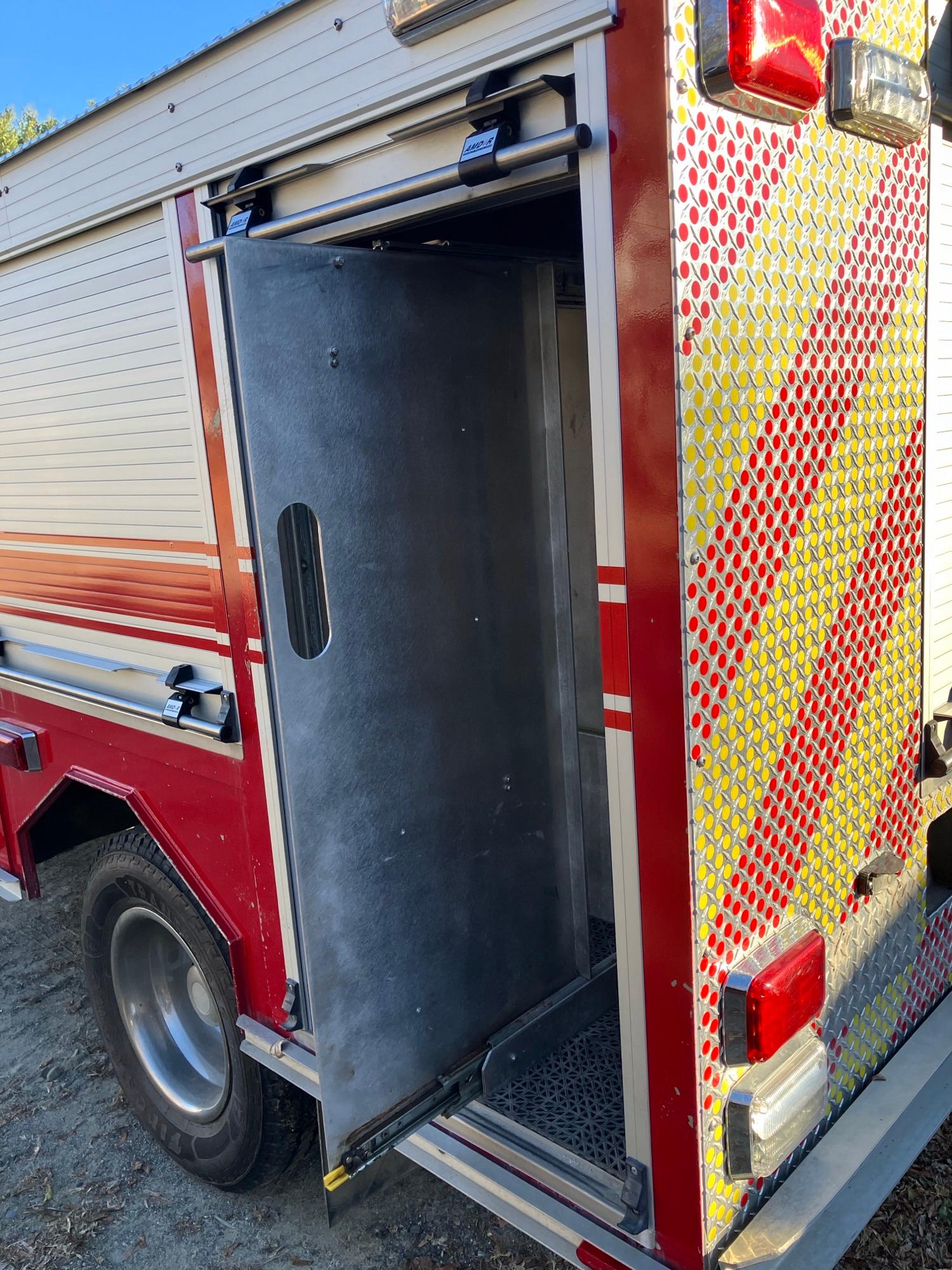 2005 Ford F-450 Light Rescue - image 11