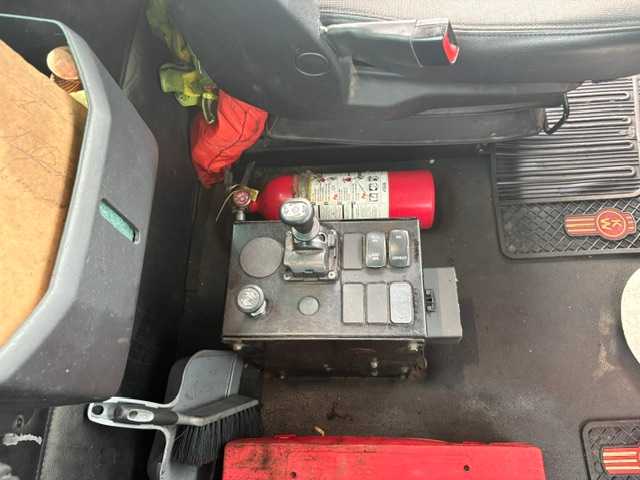 2023 Kenworth T880 Dump Truck — photo 6
