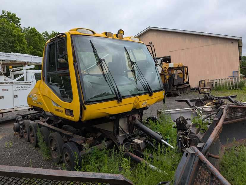 2004 Bombardier BR 350 snow groomer — photo 7